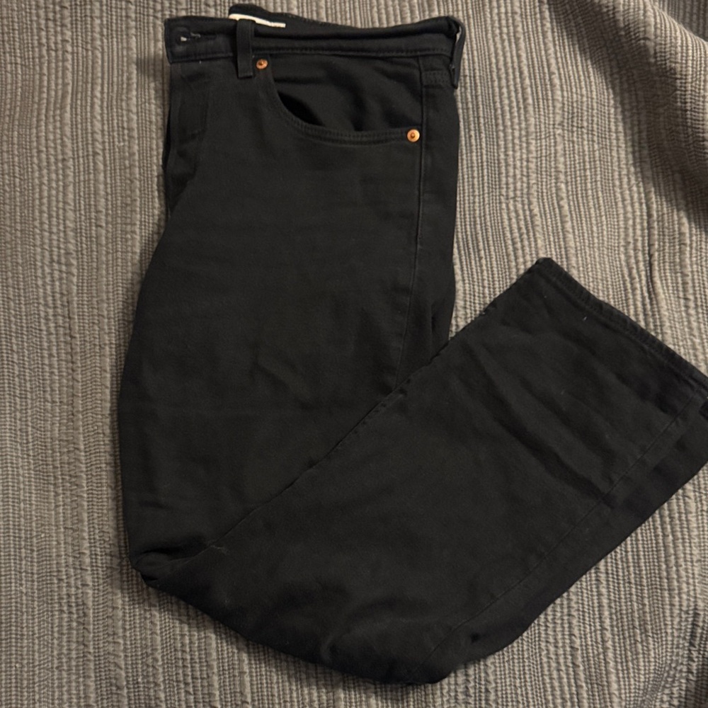 Levi's Classic Black Straight Leg Women's Jeans